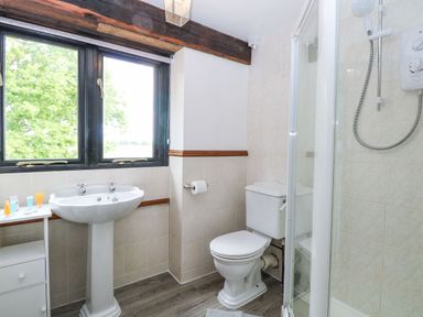 Property photo 32 of 44