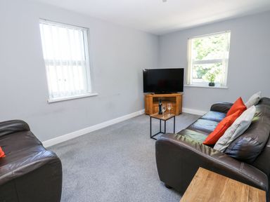 Property photo 3 of 28