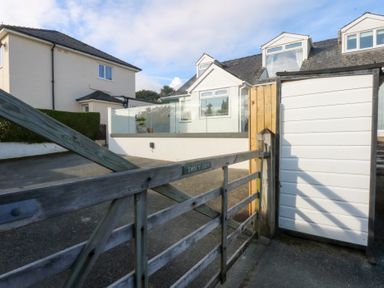 An entrance gate leading to Swn Y Don in Llanbedrog