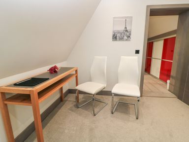 A study with a table and chairs at Silver Copse in Frilford Heath Near Abingdon