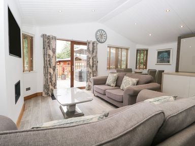 Property photo 4 of 40