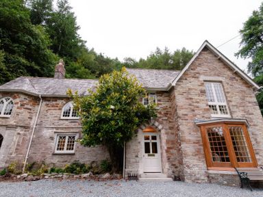 A house with windows and a front door at Ladye Park in Liskeard
