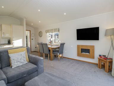 Property photo 6 of 32