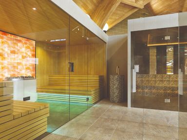 A spa area with a sauna and shower at Horncastle Plus in Louth