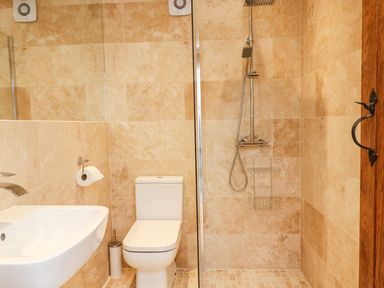 A bathroom with a sink and toilet at Lake View in Crediton