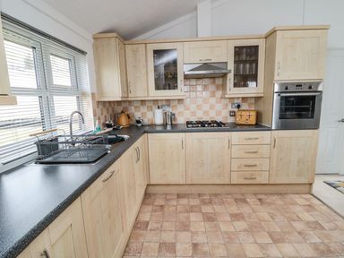 Property photo 16 of 28
