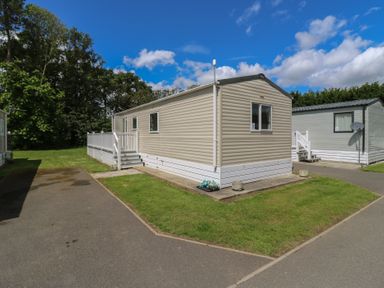 A mobile home in an outdoor area at Forest Retreat - FO26 Saxmundham