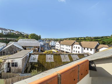 A view of houses and fields at Apartment Sleeps 4 with Balcony and Parking in Kingsbridge