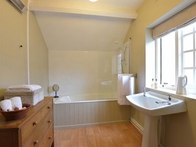Property photo 6 of 10