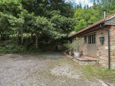 Property photo 2 of 28