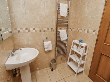 Property photo 18 of 43