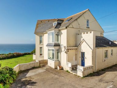 A house with ocean view at Carn Eve Sennen Cove near St Just