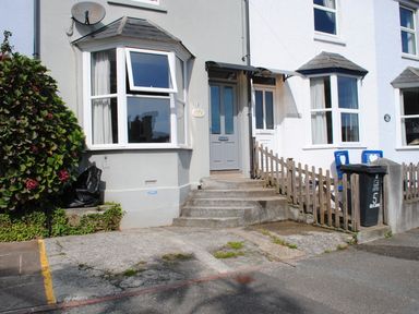 A front entrance with steps and a fence at Crab Cottage Salcombe