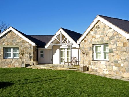 Pen y Bont Bach