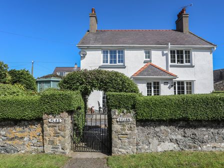 Anglesey Cottages With A Hot Tub Hot Tub Holidays In Anglesey