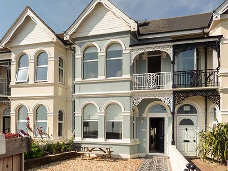 Brighton Cottages Rent A Self Catering Holiday Cottage Sykes