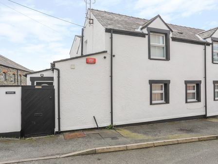 Bangor Holiday Cottages Snowdonia North Wales Menai Holidays