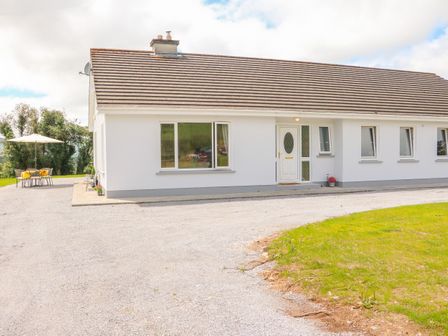 Cottages That Sleep Nine Hogans Irish Cottages