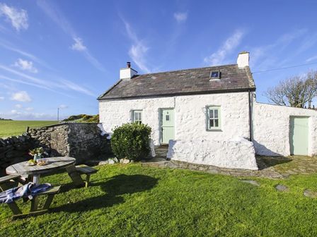 Dog Friendly Cottages In Anglesey North Wales Menai Holidays