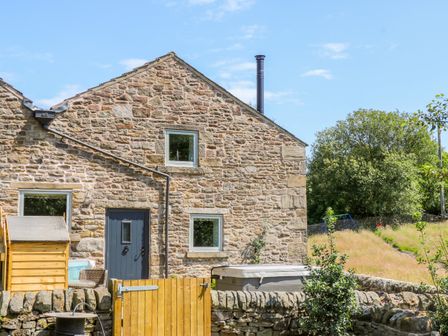 Peak District Cottages With Hot Tubs Uk Lodge Breaks Sykes