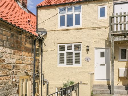 Whitby Last Minute Deals Late Deals On Self Catering Holiday