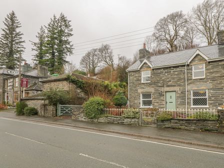 Self Catering Holiday Cottages To Rent In Llansantffraid Glan Conwy