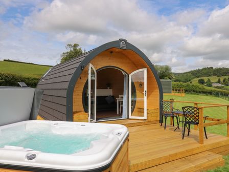 glamping pods with hot tub yorkshire