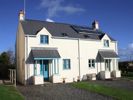 St Brides Bay Cottages Rent Self Catering Accommodation Along St