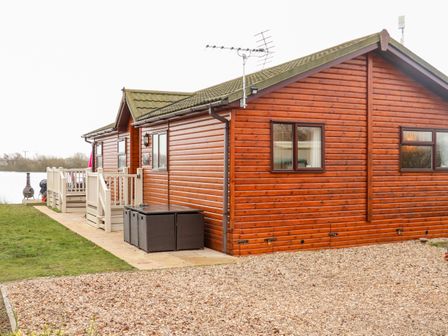 Log Cabin Holidays Uk Self Catering Lodge Breaks Sykes Cottages