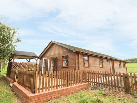 Drayton Manor Cottages Self Catering Places To Stay Near Drayton