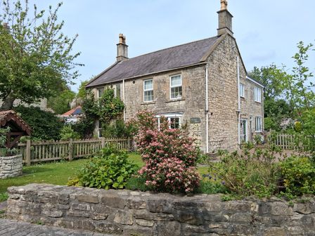A house with a garden at Crooked Well in Timsbury, Nr Bath