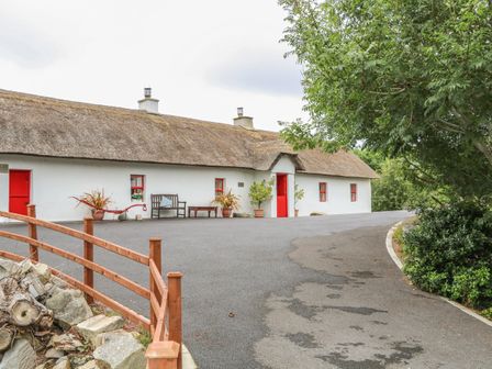 Traditional Irish Cottage Self Catering Irish Thatched Roof