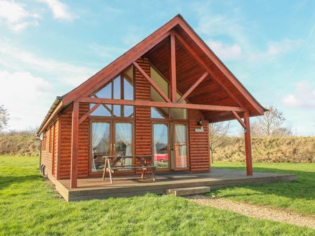 Cheap Log Cabin Breaks Uk Lodge Holidays Getaways Sykes Cottages