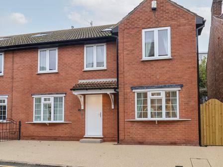 A house with windows and door at 32 Quay Street Scarborough