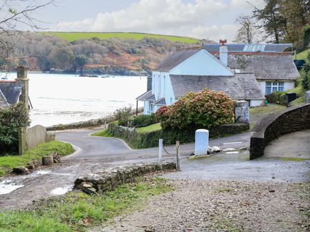 A view of houses along the road near water at 3 Moult Farm Cottages Salcombe