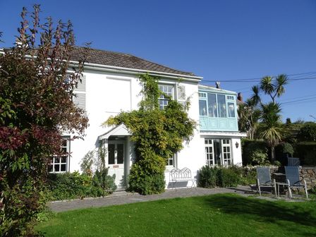 A house with garden and seating area at Mount Pleasant, Padstow