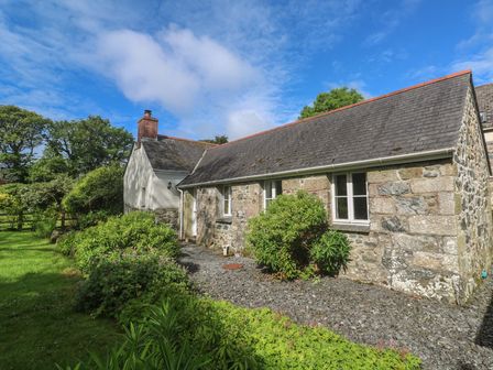 A stone house with a garden at Swallows St Keverne, Lizard Peninsula