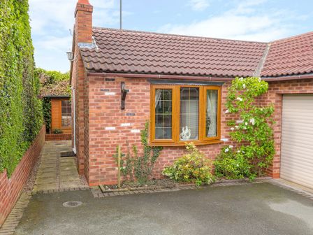 Drayton Manor Cottages Self Catering Places To Stay Near Drayton