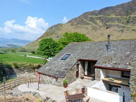 Pet fashion friendly cottages in the lakes