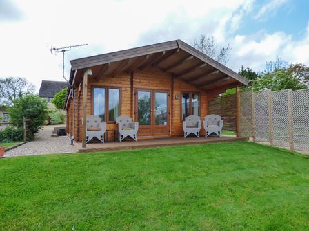 Lodges And Log Cabins Near National Trust Attractions
