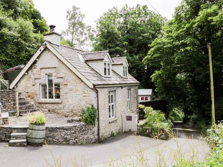 Kendal Accommodation Holiday Cottages In Kendal Lakes Cottage