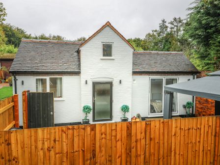Drayton Manor Cottages Self Catering Places To Stay Near Drayton