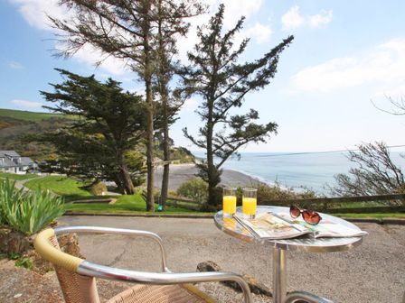 Self Catering Holiday Cottages In Seaton Cornwall Cornish