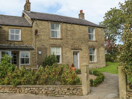 Large Cottages In Yorkshire Rent Big Group Accommodation