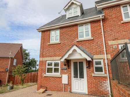 Yarmouth Holiday Cottages Rent Self Catering Isle Of Wight