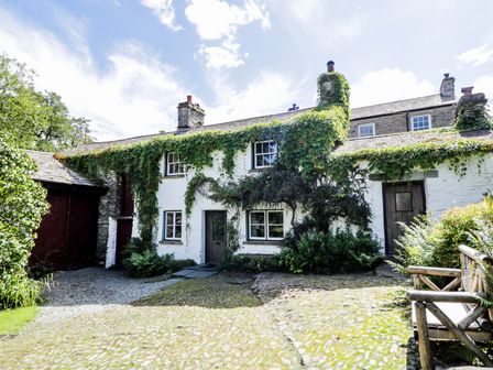 Kendal Accommodation Holiday Cottages In Kendal Lakes Cottage