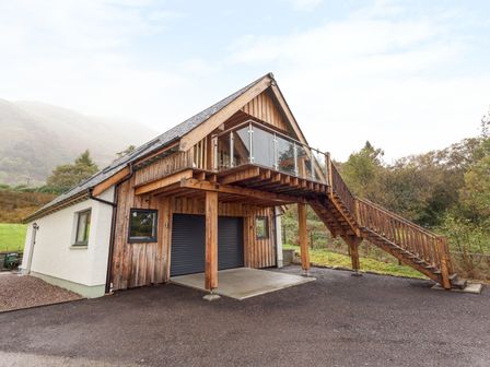 Holiday Cottages Ben Nevis Self Catering Lodge Holidays Near Ben