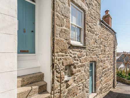 Holiday Cottages In Mousehole End Of England
