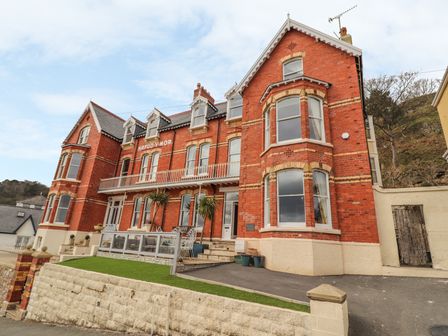 Large Holiday Cottage That Sleeps 15 20 30 People Uk Sykes