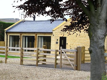 Log Cabins In The Cotswolds Cotswolds Holiday Lodges